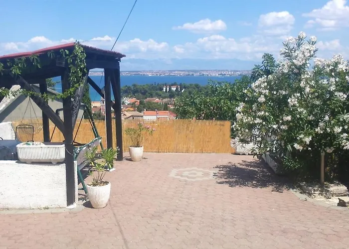 With A Parking Space Preko, Ugljan - 12658 *