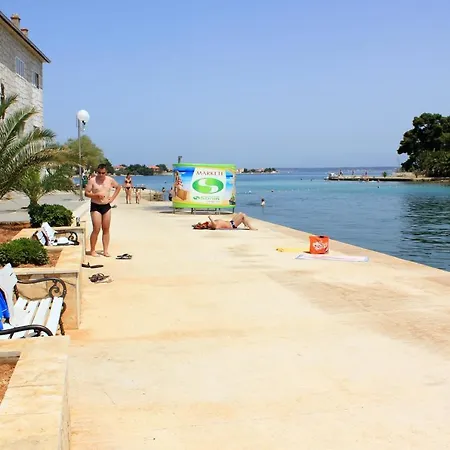 Appartamento With A Parking Space Preko, Ugljan - 12658 *