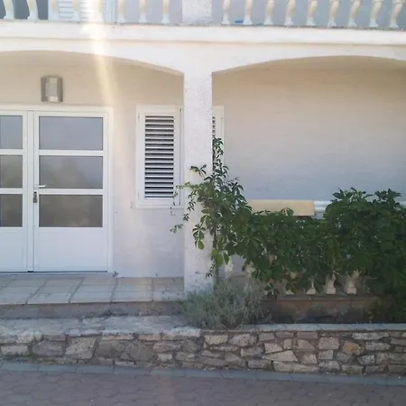 With A Parking Space Preko, Ugljan - 12658 شقة *