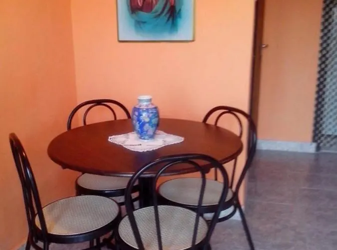 With A Parking Space Preko, Ugljan - 12658 شقة