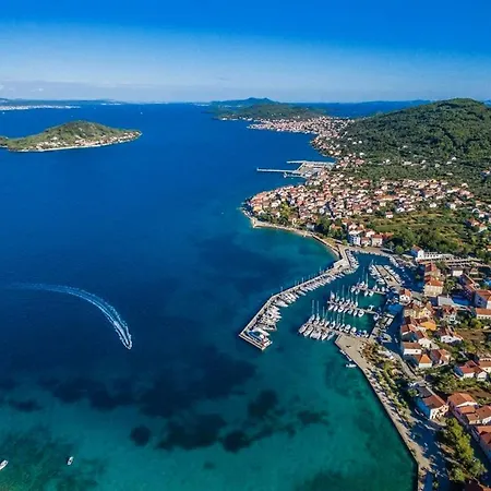 Apartment With A Parking Space Preko, Ugljan - 12658 *